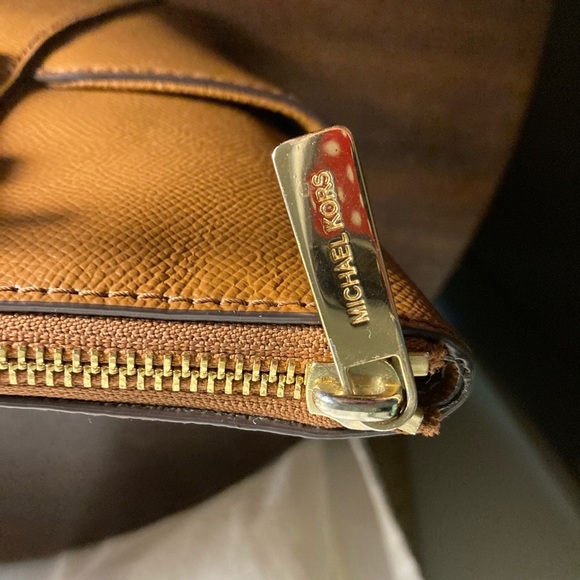 Michael Kors Tan Leather Tote  shoulderBag - Picture 5 of 10